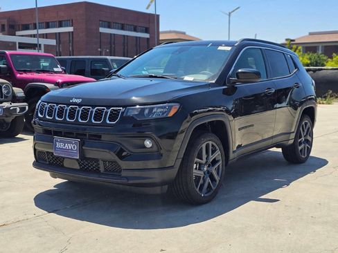 New 2026 Jeep Compass Latitude AWD/4WD image 4