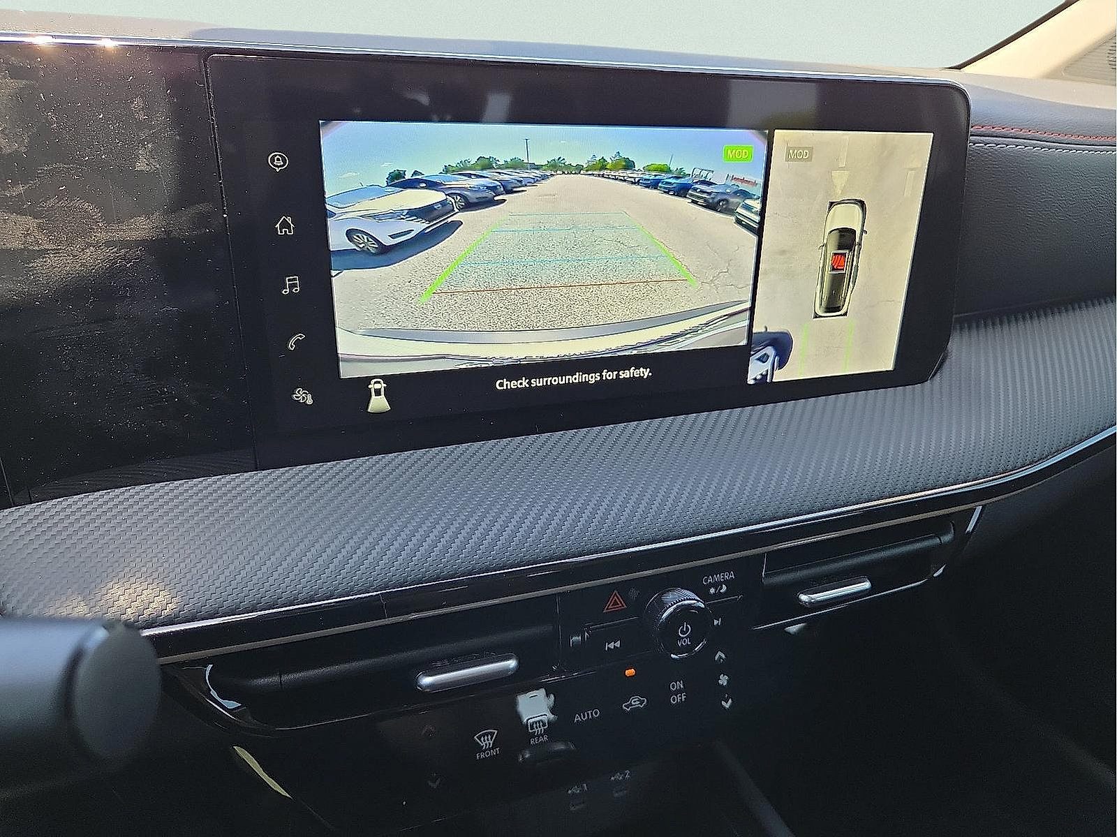 Used 2025 Nissan Kicks SR AWD/4WD image 42