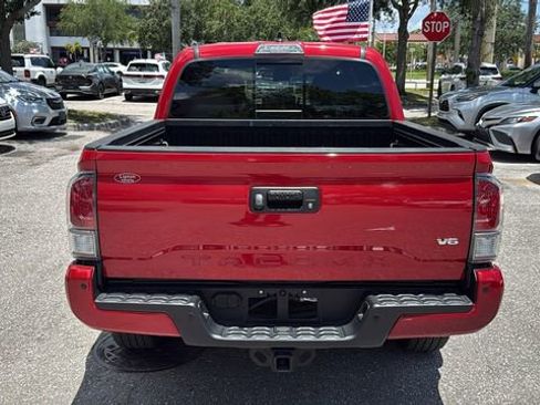 Used 2022 Toyota Tacoma TRD Sport w/ Technology Package RWD image 6
