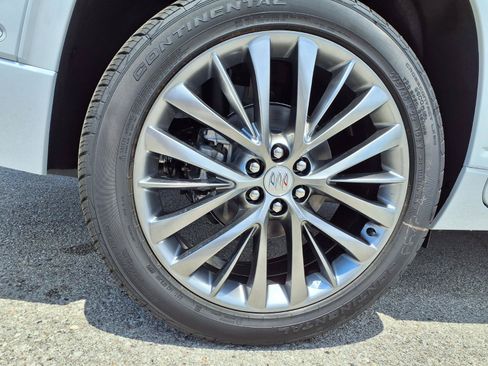 New 2026 Buick Enclave Avenir w/ Super Cruise Package AWD/4WD image 24
