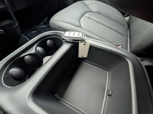 New 2026 Chrysler Voyager LX FWD image 32