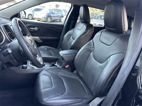 Used 2018 Jeep Cherokee Limited w/ Technology Group image 11