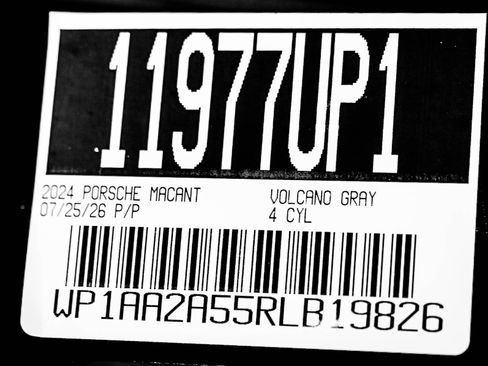 Certified 2024 Porsche Macan AWD/4WD image 35