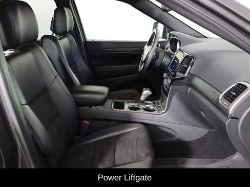 Used 2020 Jeep Grand Cherokee Laredo w/ Laredo X Package RWD image 18