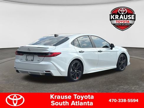 Used 2025 Toyota Camry XSE FWD image 5