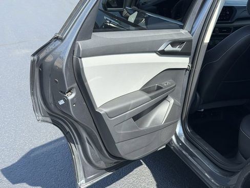 Used 2022 Volkswagen Taos SE image 18