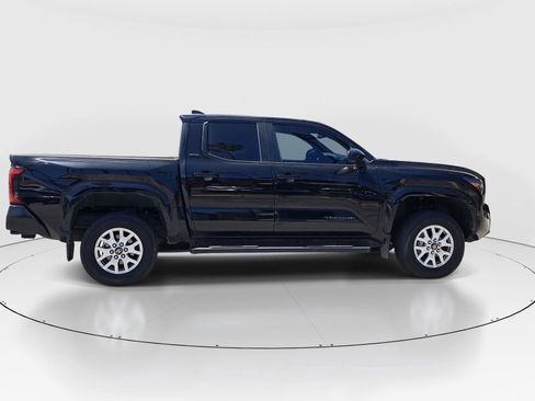 Used 2024 Toyota Tacoma SR5 AWD/4WD image 8
