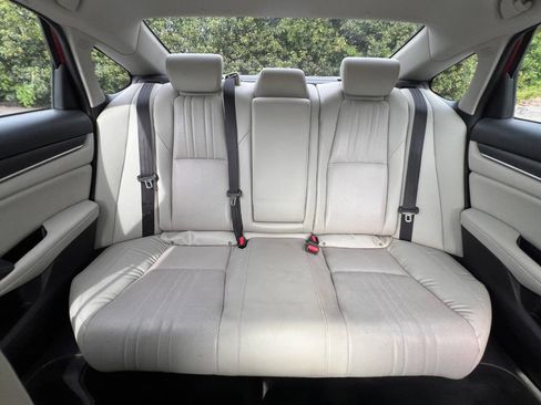 Used 2018 Honda Accord Touring image 27