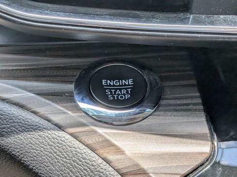 Used 2022 Ford Explorer Limited w/ Equipment Group 301A RWD image 29