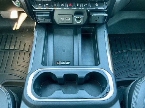 Used 2021 Chevrolet Silverado 1500 High Country w/ Technology Package image 35