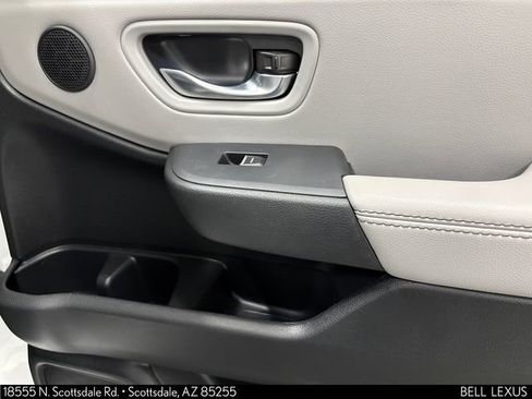 Used 2024 Honda Pilot Touring image 23