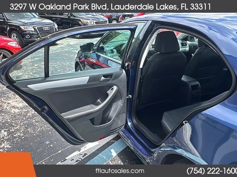 Used 2014 Volkswagen Jetta SE FWD image 23