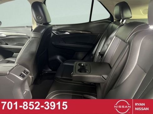 Used 2023 Buick Envision Essence image 33