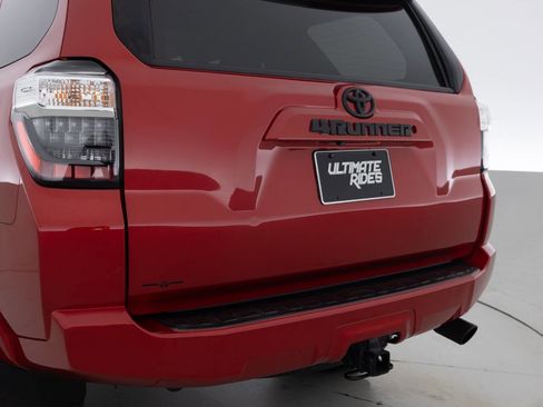 Used 2016 Toyota 4Runner SR5 Premium image 16