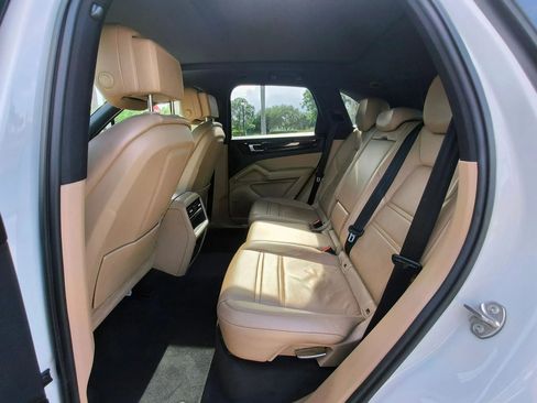 Used 2019 Porsche Cayenne image 25