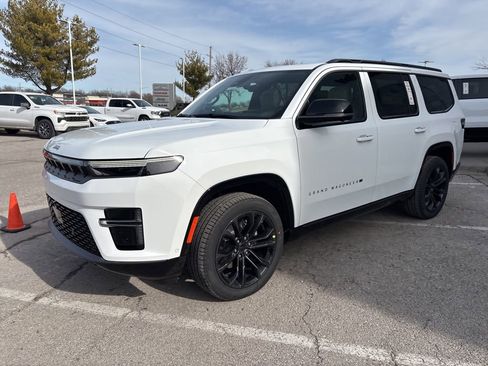 New 2026 Jeep Grand Wagoneer Summit image 14