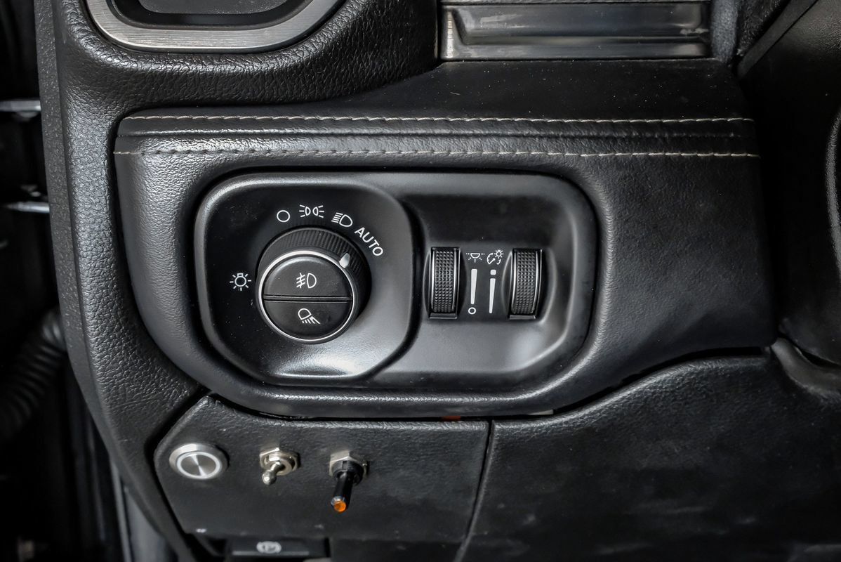 Used 2020 RAM 3500 Limited AWD/4WD image 28