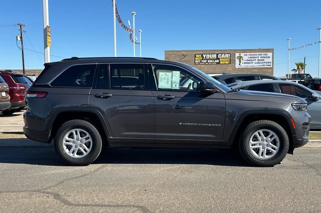 Certified 2023 Jeep Grand Cherokee Laredo RWD image 2