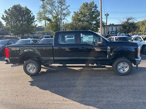 New 2026 Ford F250 XL w/ XL Chrome Package image 4