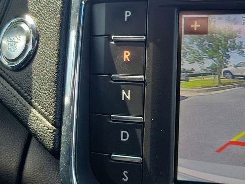 Used 2019 Lincoln Continental Premiere FWD image 26
