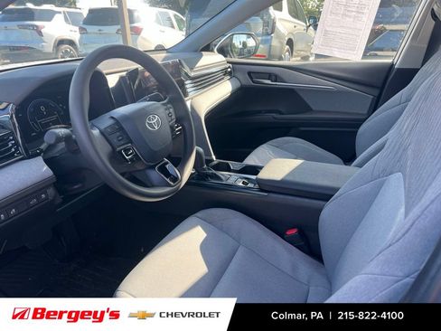 Used 2025 Toyota Camry LE w/ Convenience Package FWD image 9