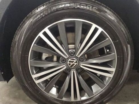 Used 2024 Volkswagen Tiguan Wolfsburg Edition image 49