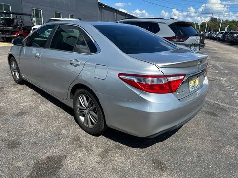 Used 2017 Toyota Camry SE FWD image 4