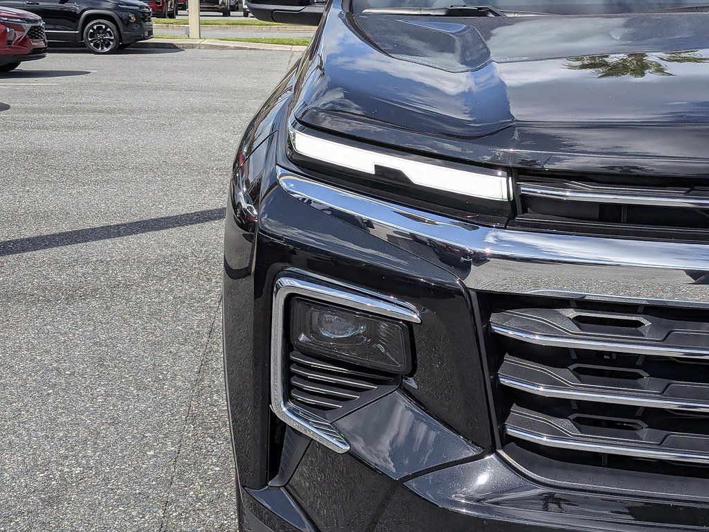 Certified 2025 Chevrolet Traverse LT AWD/4WD image 9