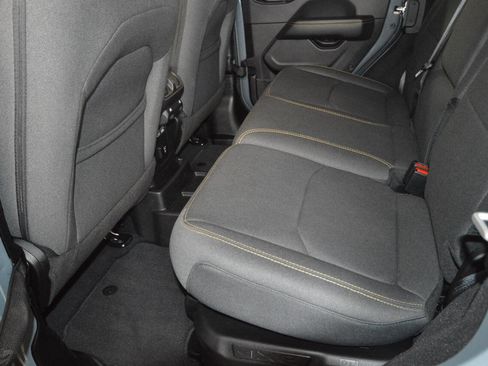 Used 2025 Jeep Wrangler Unlimited Sahara image 31