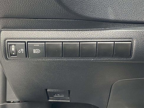 Used 2023 Toyota Corolla LE image 28