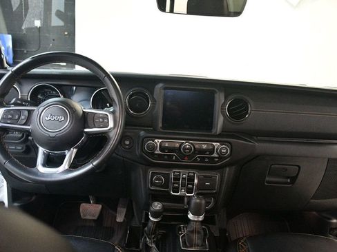 Used 2022 Jeep Wrangler Unlimited Sahara image 5