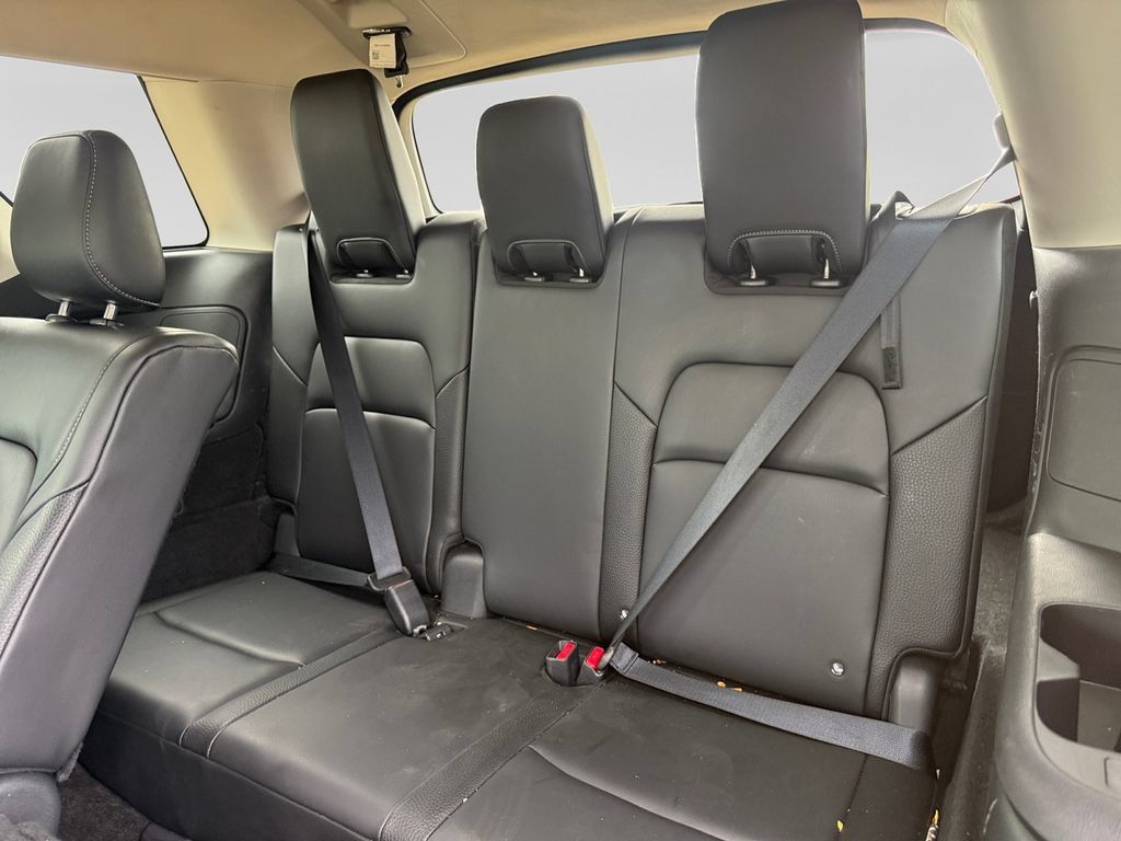 Used 2025 Nissan Pathfinder SL AWD/4WD image 38