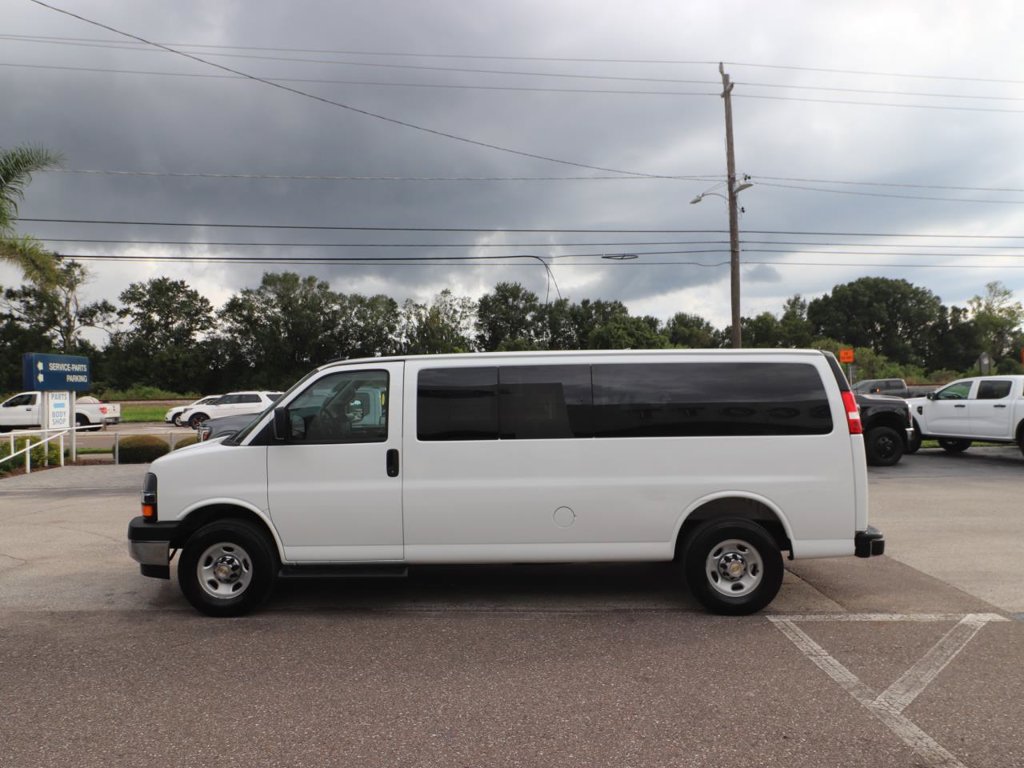 Used 2025 Chevrolet Express 3500 LT w/ LT Preferred Equipment Group RWD image 8