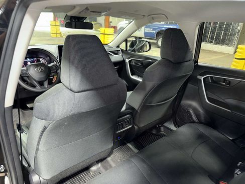 Used 2024 Toyota RAV4 LE AWD/4WD image 26