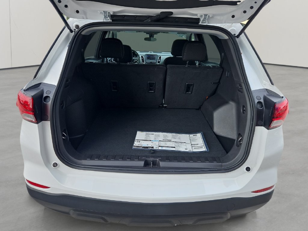 Certified 2024 Chevrolet Equinox LS w/ LS Convenience Package FWD image 18