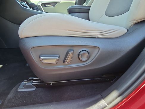 Used 2019 Toyota RAV4 XLE w/ Convenience Package AWD/4WD image 31