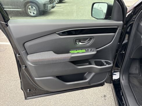 New 2026 Honda Pilot Sport image 12