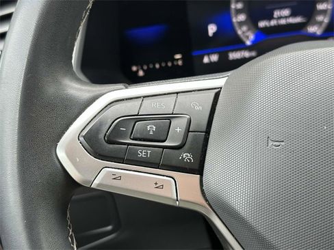 Certified 2022 Volkswagen Tiguan SE w/ Panoramic Sunroof Package image 28