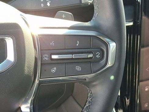 Used 2025 GMC Yukon XL Denali AWD/4WD image 7
