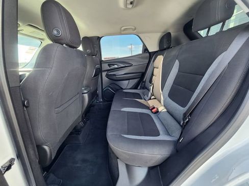 Used 2022 Chevrolet TrailBlazer LT w/ Convenience Package image 11