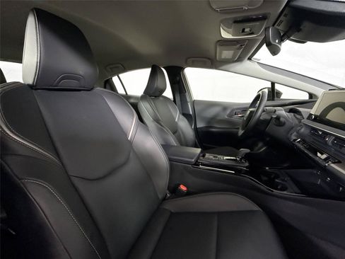 Certified 2025 Toyota Prius XLE FWD image 40