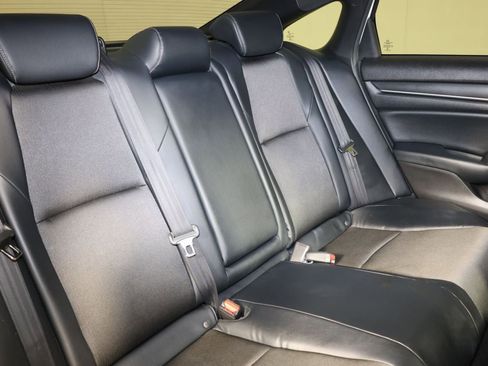 Used 2018 Honda Accord Sport image 31