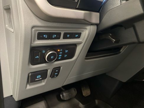 Certified 2022 Ford F150 XLT w/ Equipment Group 302A High image 18