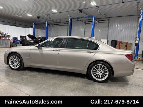 Used 2015 BMW 750Li xDrive image 12