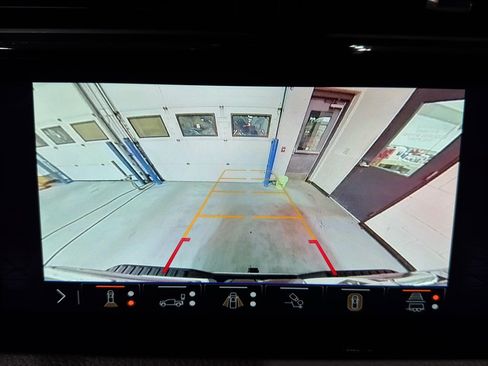 Used 2025 GMC Sierra 3500 Denali w/ Denali Reserve Package image 38