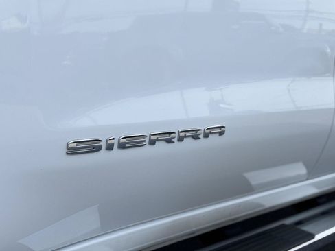 Used 2022 GMC Sierra 1500 SLT w/ SLT Premium Plus Package AWD/4WD image 7