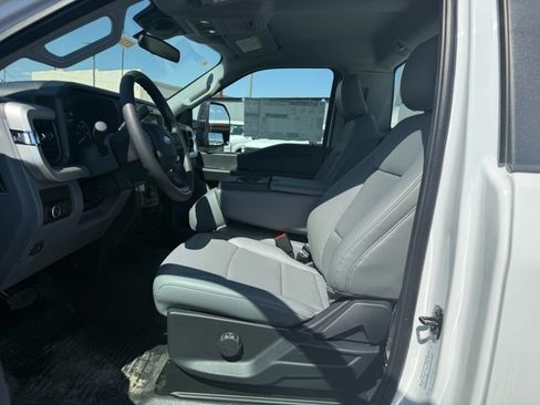 New 2026 Ford F250 XL w/ XL Chrome Package AWD/4WD image 22