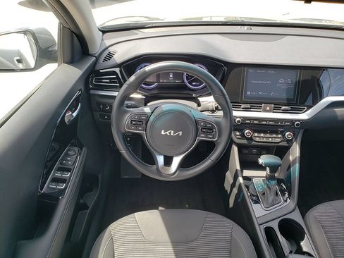 Used 2022 Kia Niro LXS FWD image 14