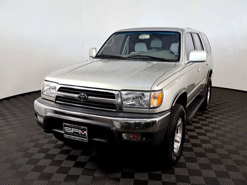 Used 1999 Toyota 4Runner SR5 AWD/4WD image 2