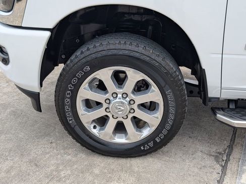 Used 2025 RAM 3500 Laramie AWD/4WD image 9